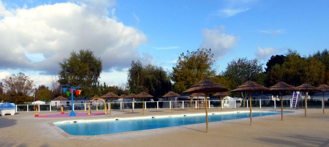 Camping Les Charmettes- Les Mathes Esterno foto