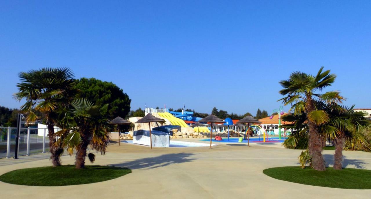 Camping Les Charmettes- Les Mathes Esterno foto